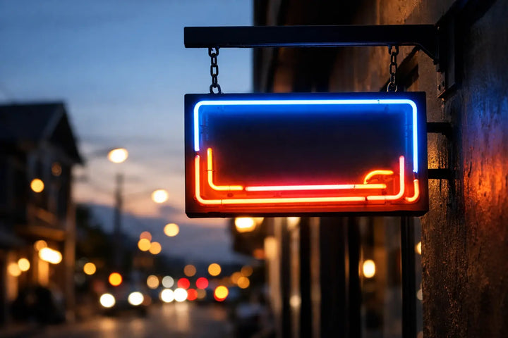 Kan een neon bord buiten hangen?
